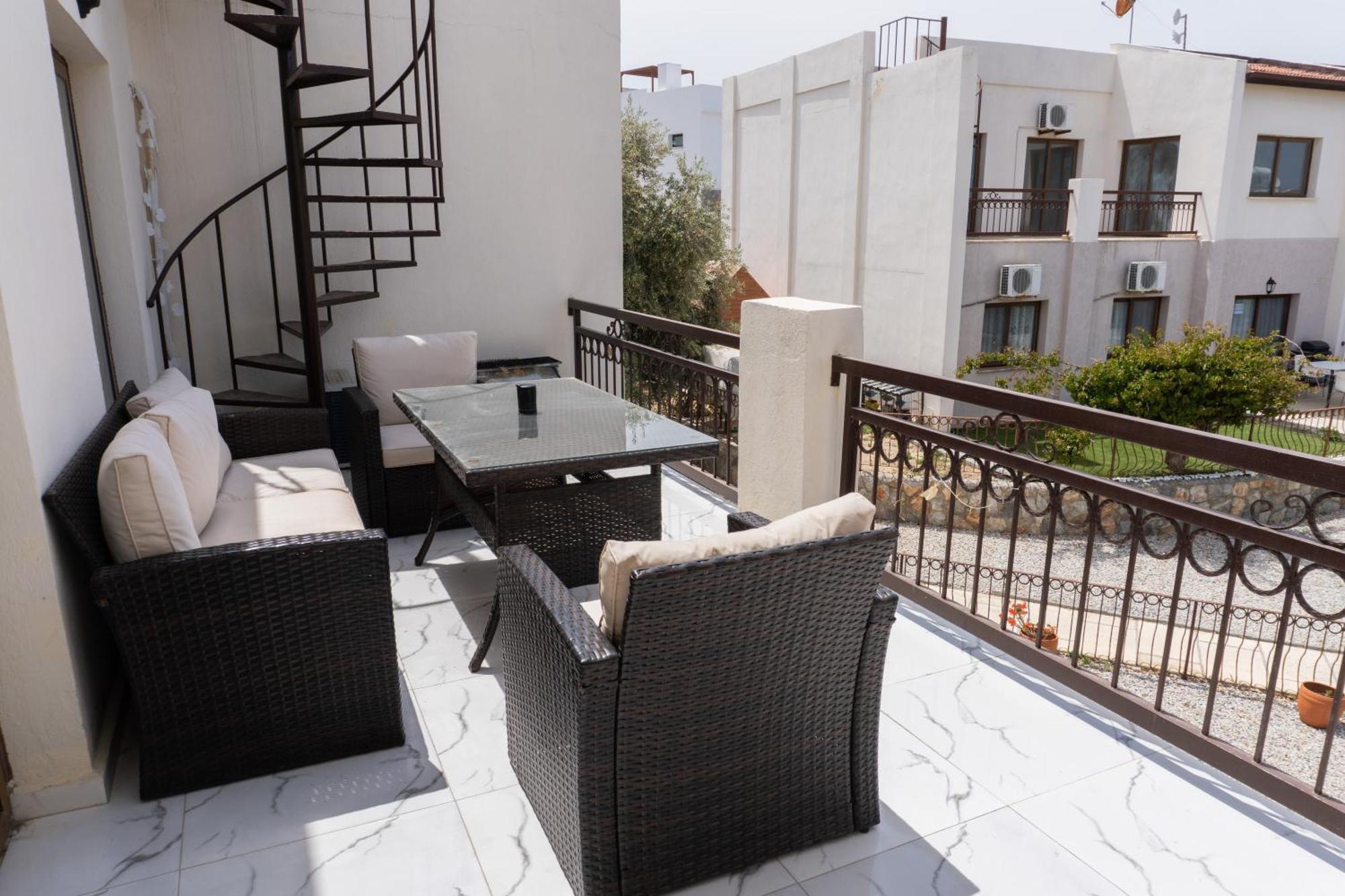 Penthouse Mountains Nature Bbq Sea And Pool View Quiet Holiday home Agios Amvrosios (Kyrenia)